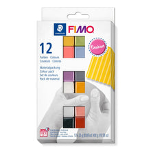 Lade das Bild in den Galerie-Viewer, FIMO® soft 8023 Materialpackunug im Kartonetui mit 12 Halbblöcken (sortierte Farben), Gebrauchs- und Modellieranleitung
